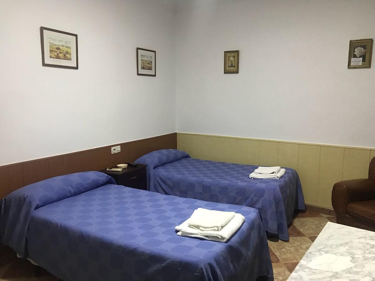 מאירנה דל אלקור Hostal Bar San Pedro מראה חיצוני תמונה