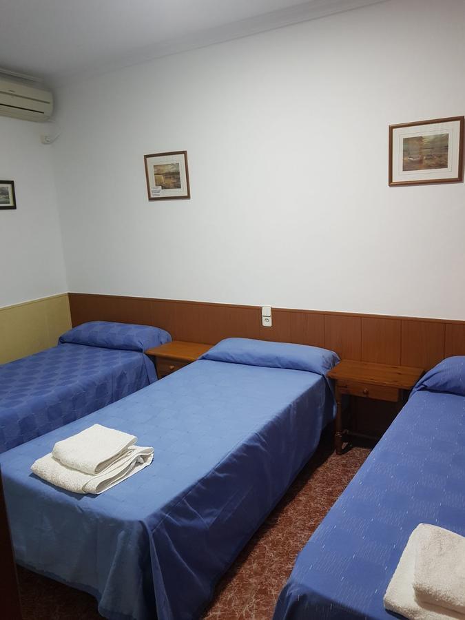 מאירנה דל אלקור Hostal Bar San Pedro מראה חיצוני תמונה